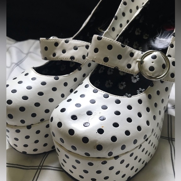 Retro TUK Polka Dot Platforms - Picture 4 of 4